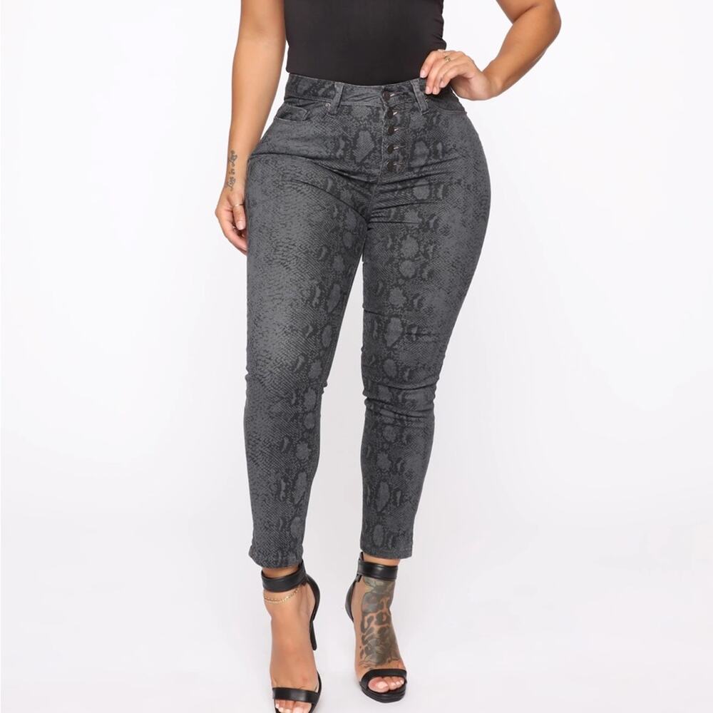 Fashion Nova slither away snake print jeans skinny jeans charcoal print denim 11